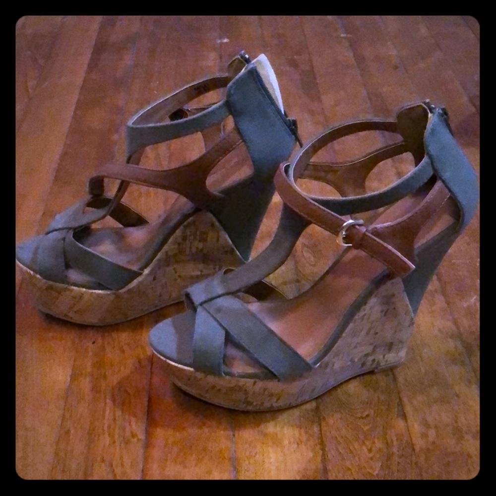 ShoeDazzle wedges